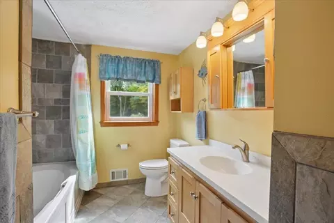 Bath - 4 Debbie St, Hooksett, NH 03106 photo 1 of 2