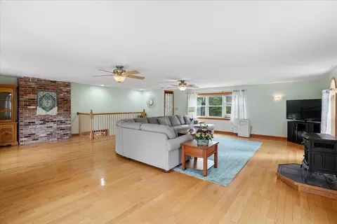 Living - 4 Debbie St, Hooksett, NH 03106 photo 3 of 4