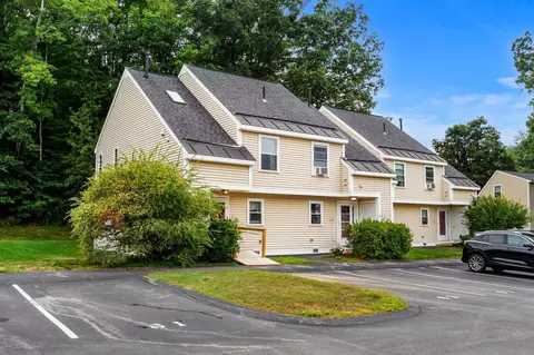 61 Bluffs Dr, Concord, NH 03303