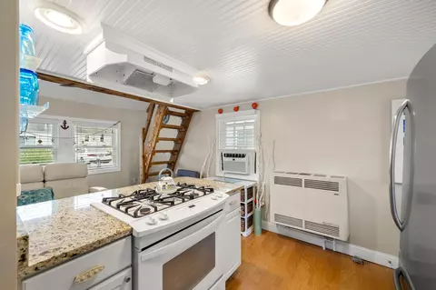 Kitchen - 470 Winnacunnet Rd #8, Hampton, NH 03842 photo 3 of 5