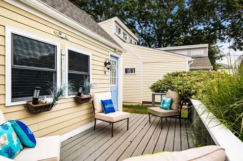 Exterior - 470 Winnacunnet Rd #8, Hampton, NH 03842 photo 2 of 10