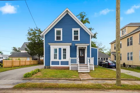 70 Mcduffie St, Manchester, NH 03102