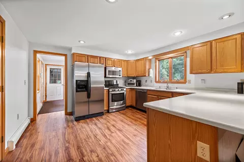 Kitchen - 740 E Barre Rd, Barre, VT 05641 photo 3 of 4