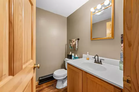 Bath - 740 E Barre Rd, Barre, VT 05641 photo 1 of 4