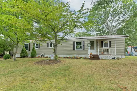 5 N Dewberry Ln, Rochester, NH 03867