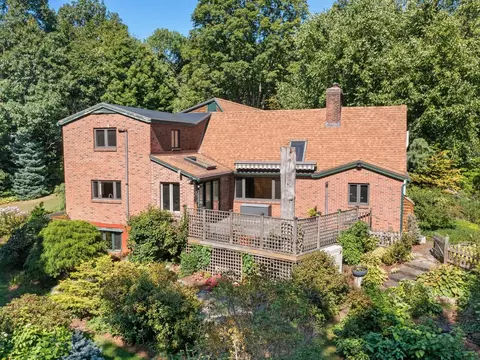 106 Ledge Rd, Burlington, VT 05401
