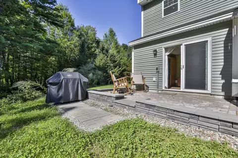 Exterior - 4 Bovee Way #B, Epping, NH 03042 photo 4 of 5