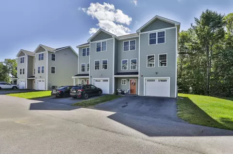 Exterior - 4 Bovee Way #B, Epping, NH 03042 photo 2 of 5