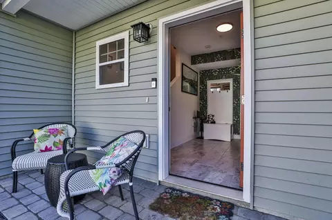 Entry Way - 4 Bovee Way #B, Epping, NH 03042 photo 1 of 6