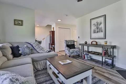 Living - 4 Bovee Way #B, Epping, NH 03042 photo 5 of 6
