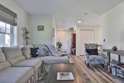 Living - 4 Bovee Way #B, Epping, NH 03042 photo 6 of 6