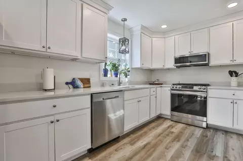 Kitchen - 4 Bovee Way #B, Epping, NH 03042 photo 2 of 2