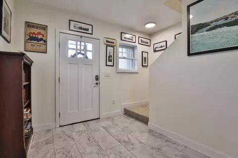 Entry Way - 4 Bovee Way #B, Epping, NH 03042 photo 2 of 6
