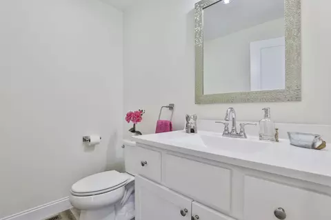 Bath - 4 Bovee Way #B, Epping, NH 03042 photo 1 of 5