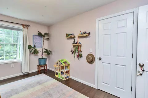 Bedroom - 12 Springvale Ave, Brookline, NH 03033 photo 6 of 8