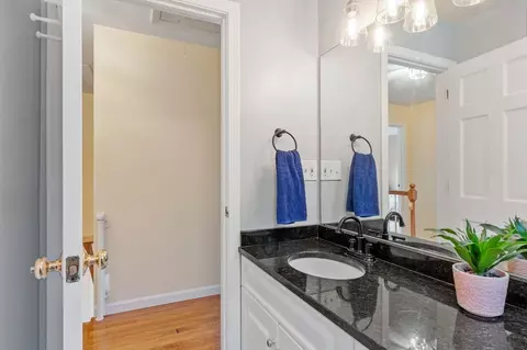 Bath - 25 Alexander Dr, Hampton, NH 03842 photo 5 of 6