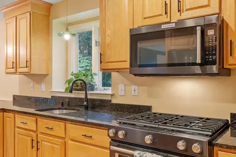 Kitchen - 25 Alexander Dr, Hampton, NH 03842 photo 4 of 6