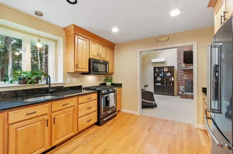 Kitchen - 25 Alexander Dr, Hampton, NH 03842 photo 3 of 6