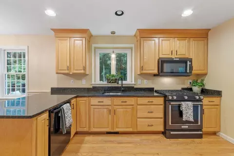 Kitchen - 25 Alexander Dr, Hampton, NH 03842 photo 1 of 6