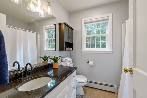 Bath - 25 Alexander Dr, Hampton, NH 03842 photo 6 of 6
