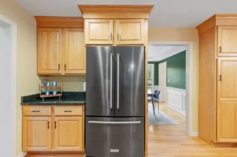 Kitchen - 25 Alexander Dr, Hampton, NH 03842 photo 5 of 6