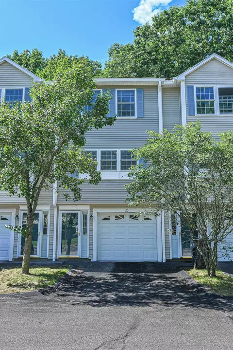 1029 S Mammoth Rd #20, Manchester, NH 03109