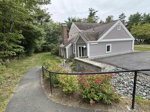 18 Hilltop Pl #18, New London, NH 03257