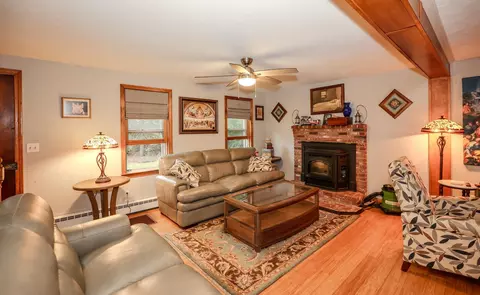 Living - 8 Raelynn Dr, Derry, NH 03038 photo 3 of 3