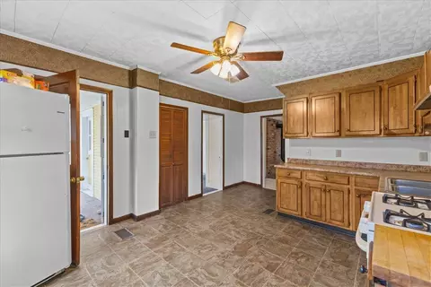 Entry Way - 49 Canada St, Swanton, VT 05488 photo 4 of 7