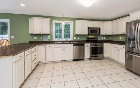 Kitchen - 24 Sunset Dr, Dover, NH 03820 photo 3 of 4