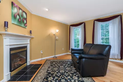 Living - 24 Sunset Dr, Dover, NH 03820 photo 4 of 4