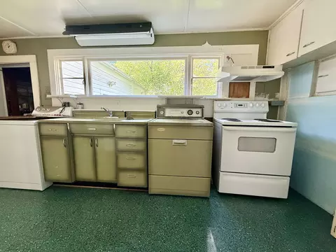 Kitchen - 1441 E Main St, Poultney, VT 05764 photo 1 of 5