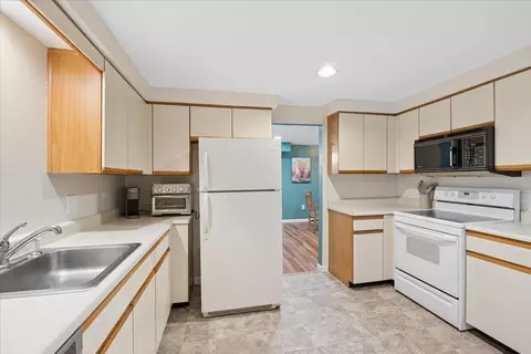 Kitchen - 62 Stacey Cir, Windham, NH 03087 photo 1 of 4