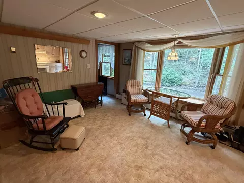 Living - 226 Amesbury Rd, Kensington, NH 03833 photo 2 of 2