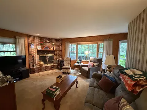 Living - 226 Amesbury Rd, Kensington, NH 03833 photo 1 of 2