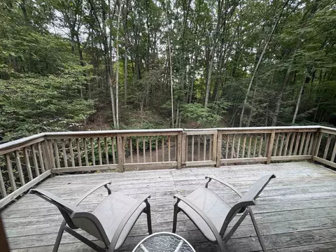 Exterior - 226 Amesbury Rd, Kensington, NH 03833 photo 5 of 19