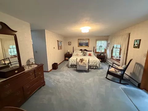 Bedroom - 226 Amesbury Rd, Kensington, NH 03833 photo 1 of 2