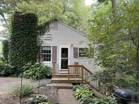 Exterior - 226 Amesbury Rd, Kensington, NH 03833 photo 2 of 19