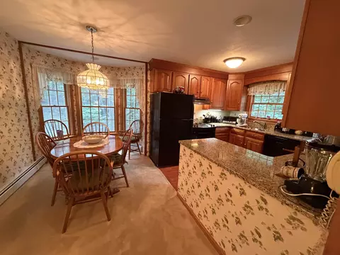 Kitchen - 226 Amesbury Rd, Kensington, NH 03833 photo 1 of 5