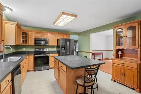 Kitchen - 56 Old Fort Ln, Dunbarton, NH 03046 photo 1 of 4