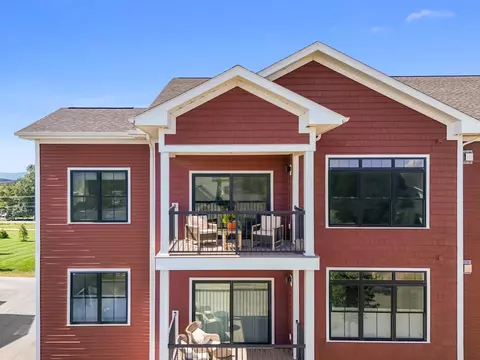 64 Aiken St #301, South Burlington, VT 05403