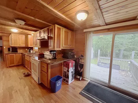 Kitchen - 71 Old Town Farm Rd, Exeter, NH 03833 photo 4 of 7