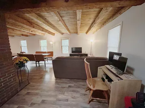 Living - 71 Old Town Farm Rd, Exeter, NH 03833 photo 4 of 4
