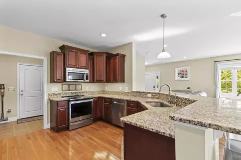 Kitchen - 21 Colt Ln, Epping, NH 03042 photo 2 of 3