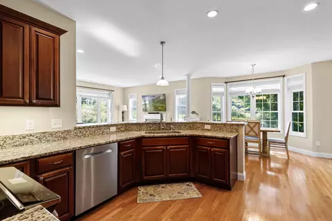 Kitchen - 21 Colt Ln, Epping, NH 03042 photo 1 of 3