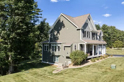 Exterior - 21 Colt Ln, Epping, NH 03042 photo 7 of 8