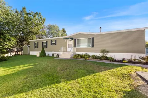 22 Willow Rd #22, Newton, NH 03858