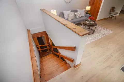 Entry Way - 212 Colburn Rd, Temple, NH 03084 photo 7 of 10