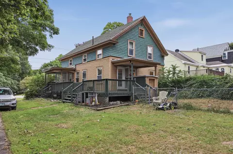 23 High St, Rochester, NH 03867