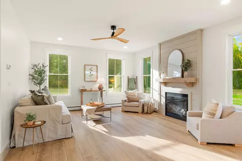 Living - 427 Mountain View Rd, Williston, VT 05495 photo 1 of 6